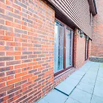 Spacious 4-Bed Home With Garden & Free Parking