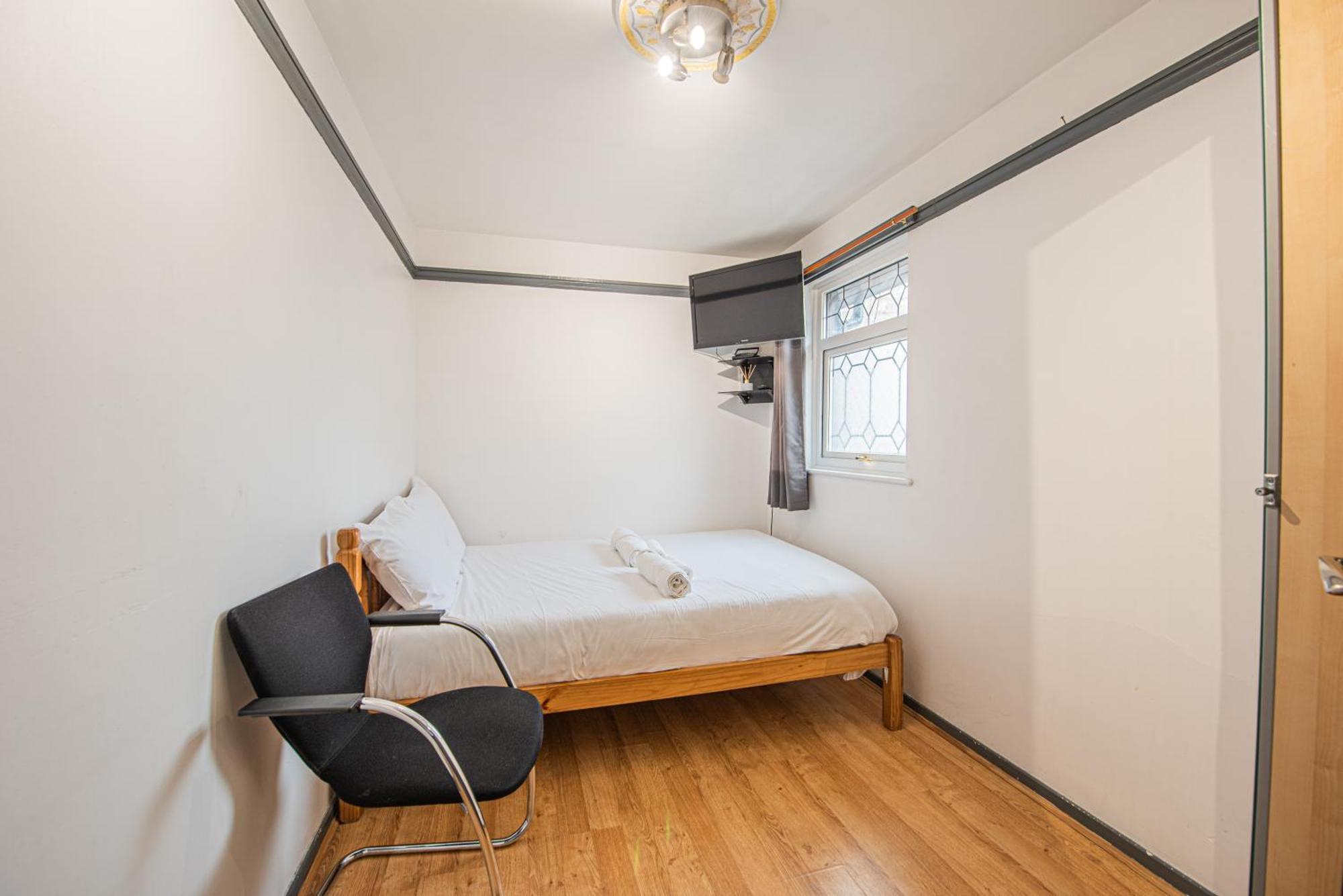 Spacious 4-bed With Garden & Free Parking Londra