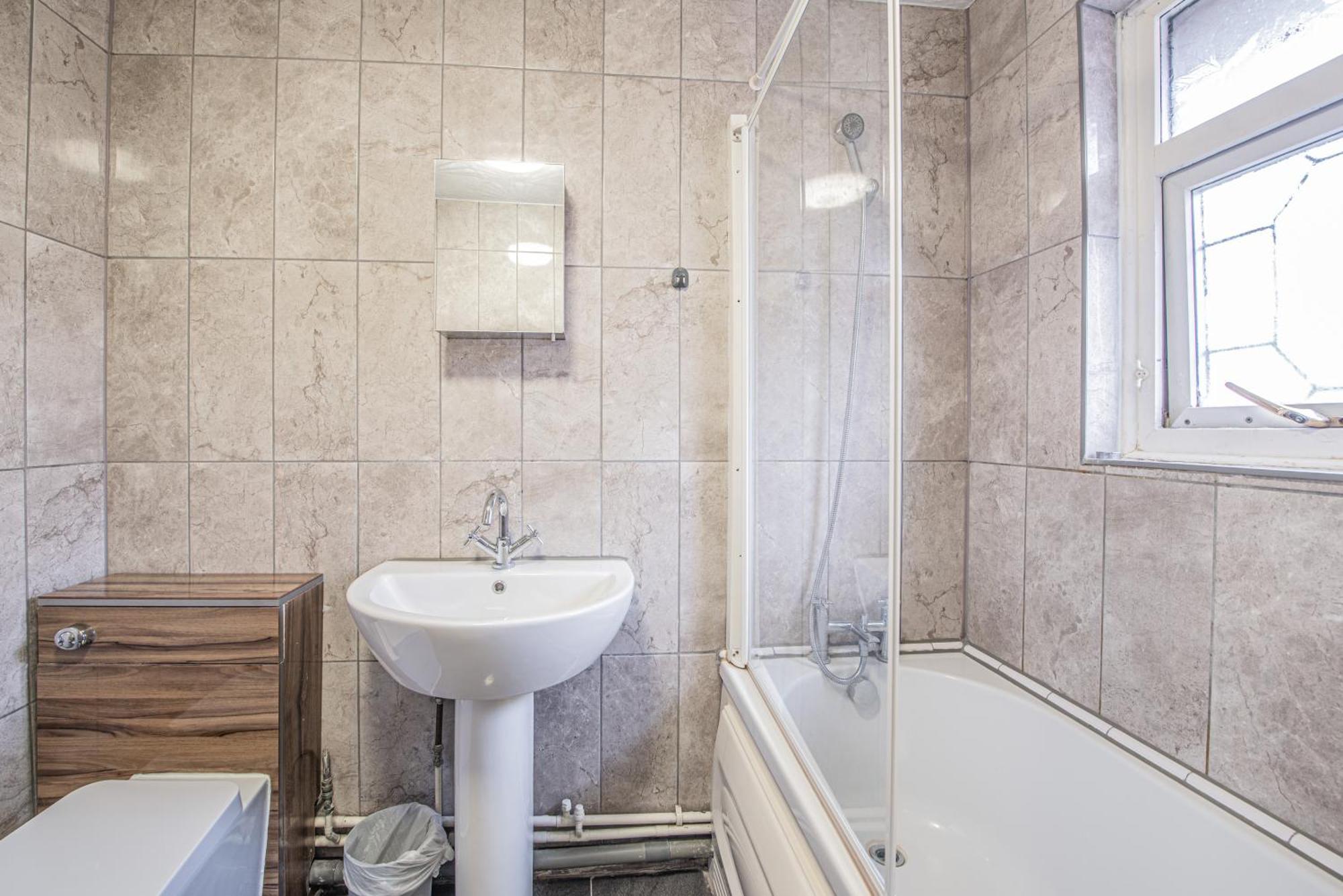 Spacious 4-bed With Garden & Free Parking * Londra