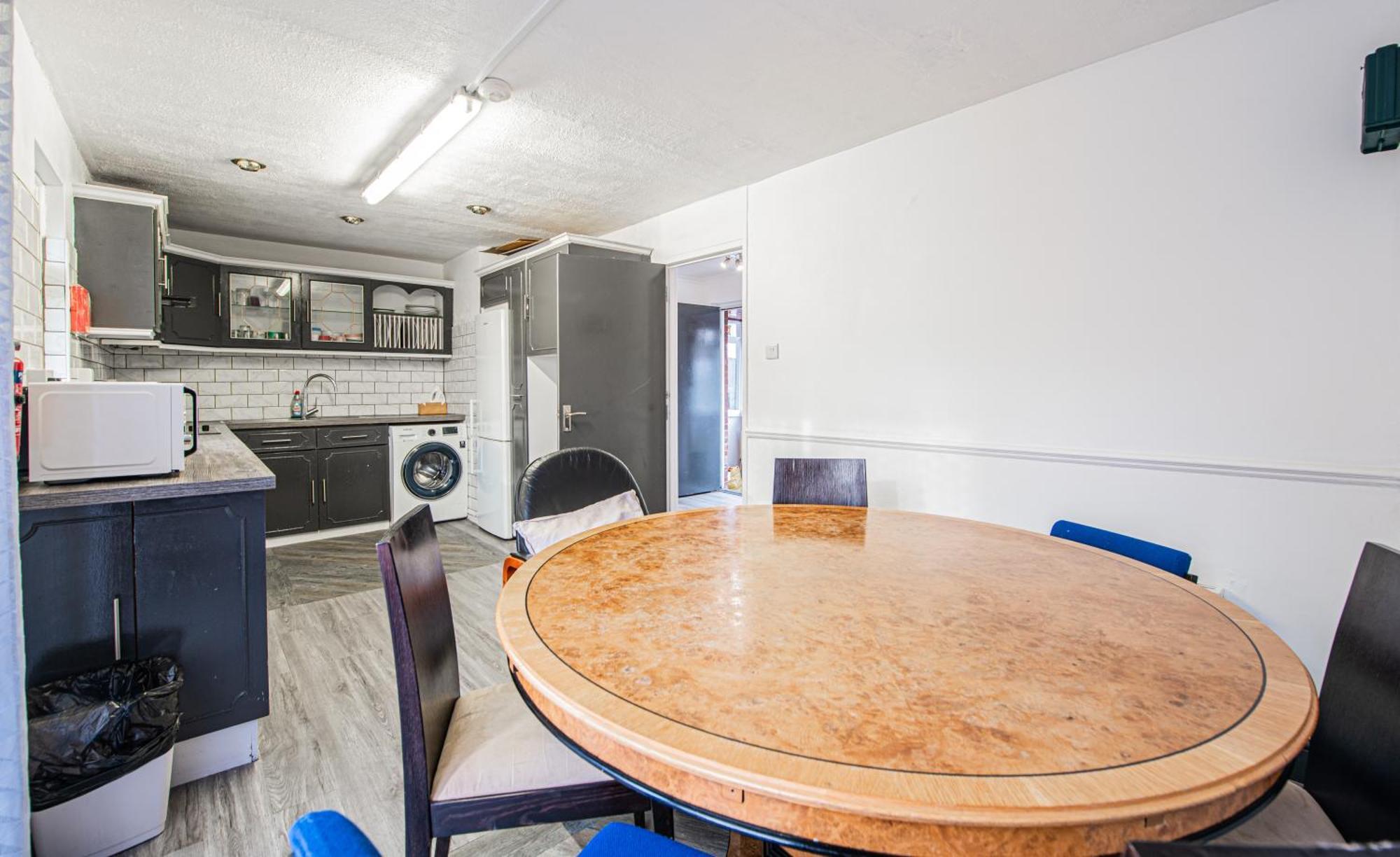 Appartamento Spacious 4-bed With Garden & Free Parking Londra